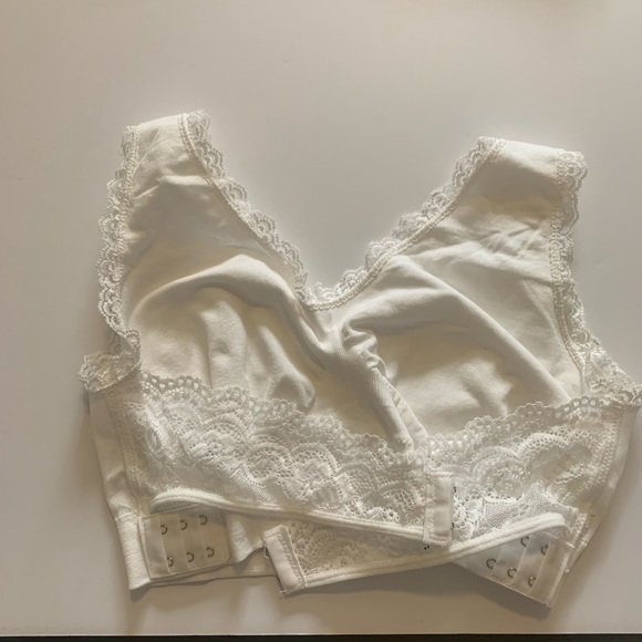 2 Adjustable Bras for Lift! - Picture 8 of 10